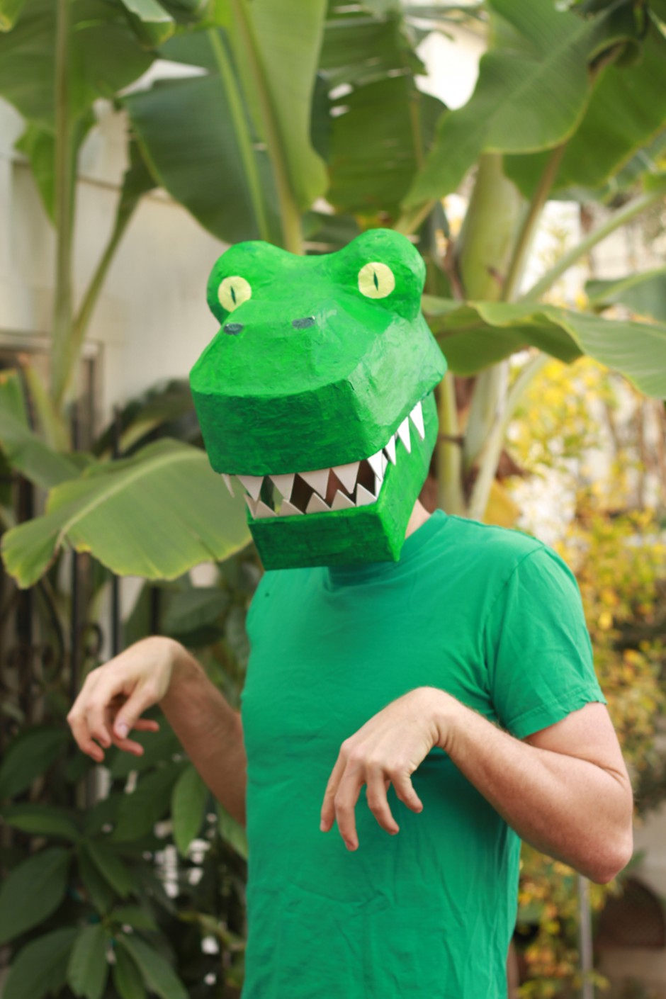 Papier Mache Dinosaur Mask DIY: T-rex costume