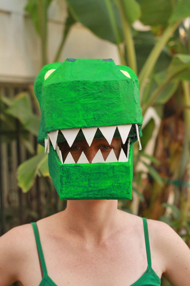 picnic dårligt Indsigtsfuld Paper Mache Dinosaur Mask - DIY How To