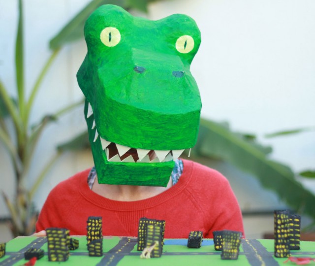 picnic dårligt Indsigtsfuld Paper Mache Dinosaur Mask - DIY How To