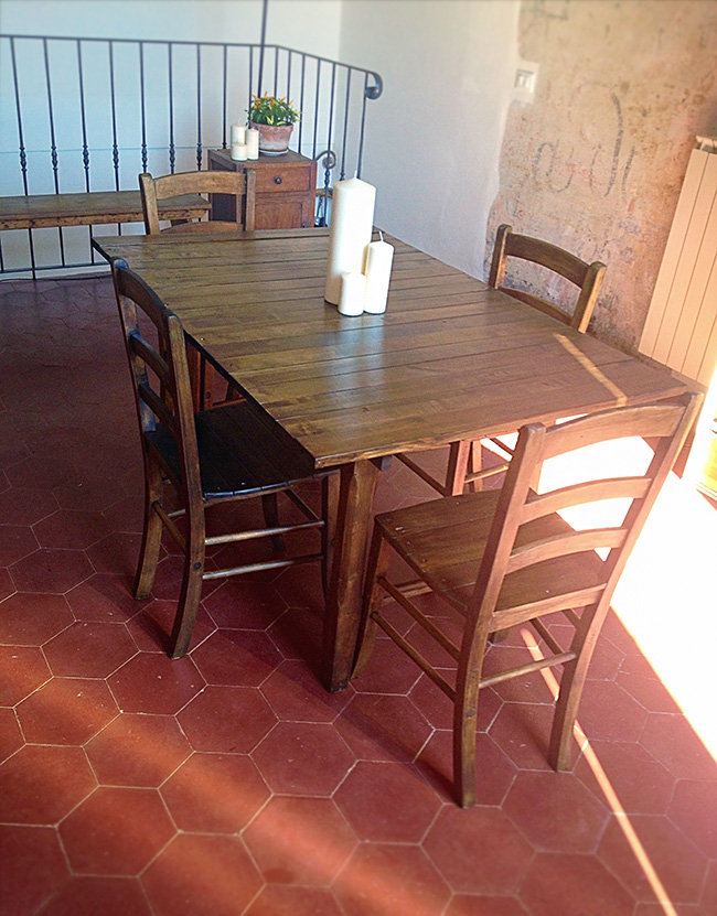 Upcycle projects - Upcycled table DIY - Upcycled Dining Table How To